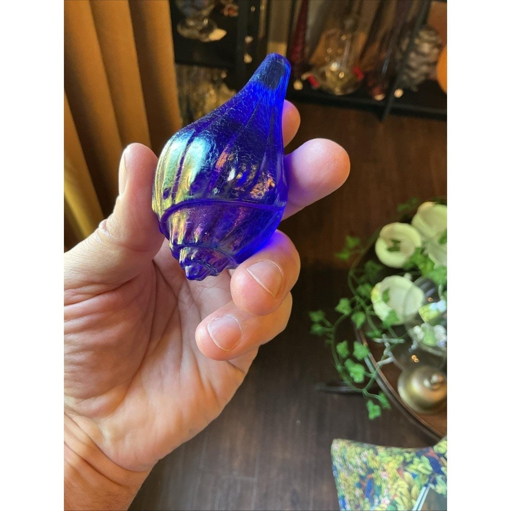 Robert Held  Iridescent‎ Art Glass Sea Shell Conch Paperweight 3 1/4"